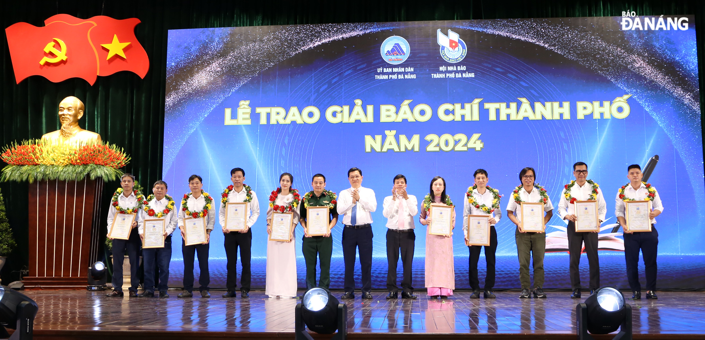 ky niem 100 nam ngay bao chi cm vn 4
