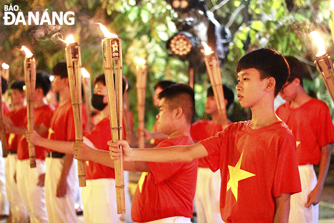 ky niem 165 nam da nang khang phap 4