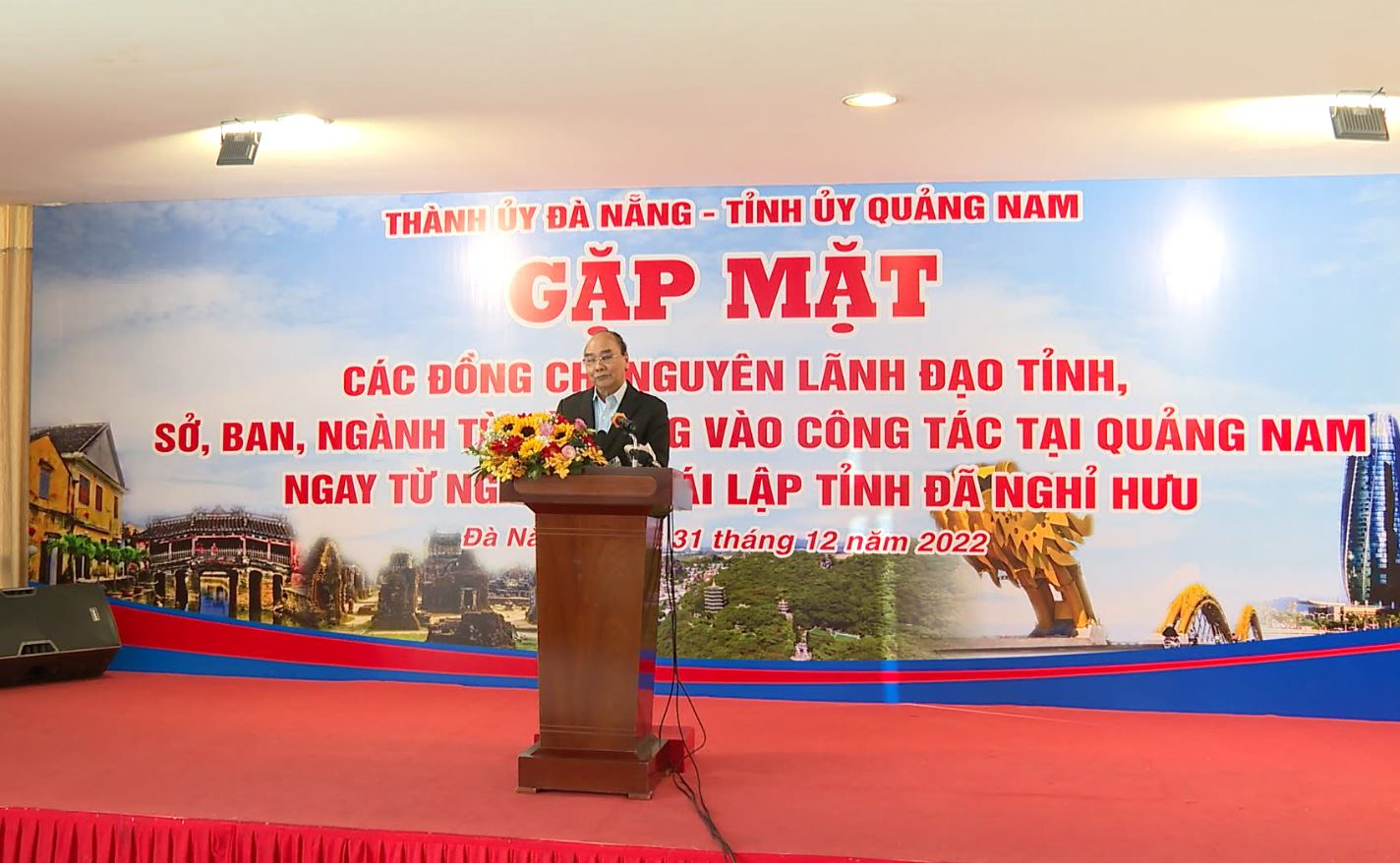ky niem 25 nam thanh lap quang nam va da nang truc thuoc trung uong