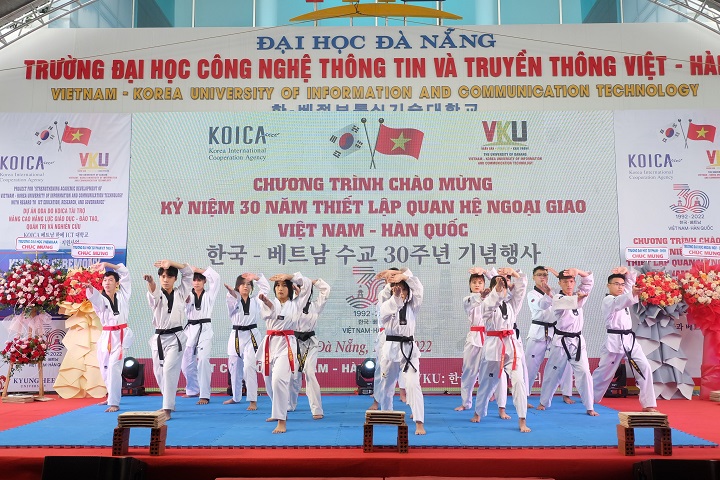 ky niem 30 nam quan he viet han 1