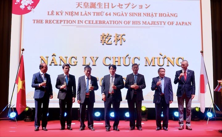 ky niem 64 ngay sinh nhat hoang 2
