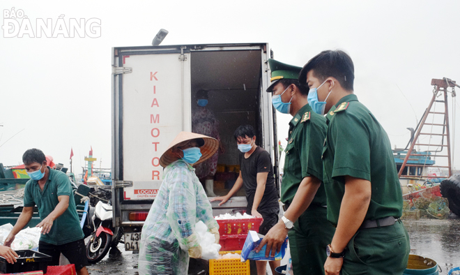 Kiểm soát dịch bệnh tại chợ đầu mối thủy sản, trung tâm chế biến gia súc