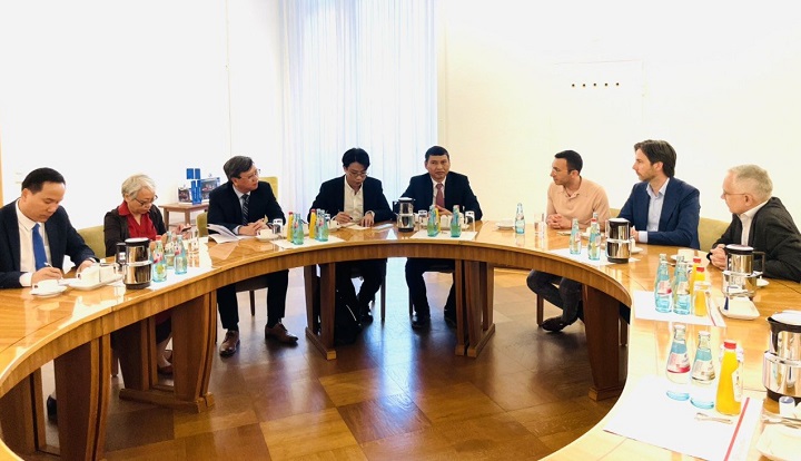 lam viec tai frankfurt duc