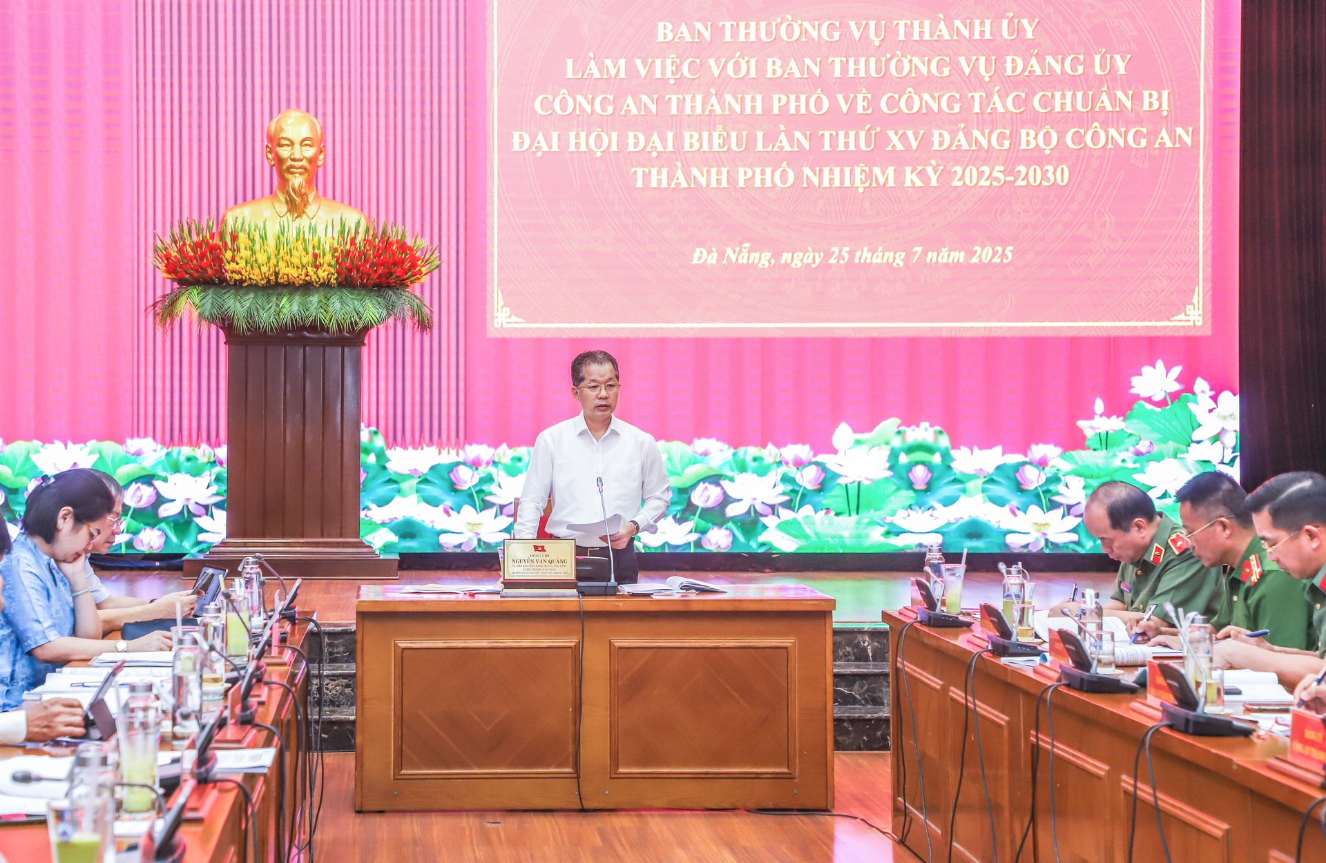 lam viec voi ban thuong vu cong an 7 25