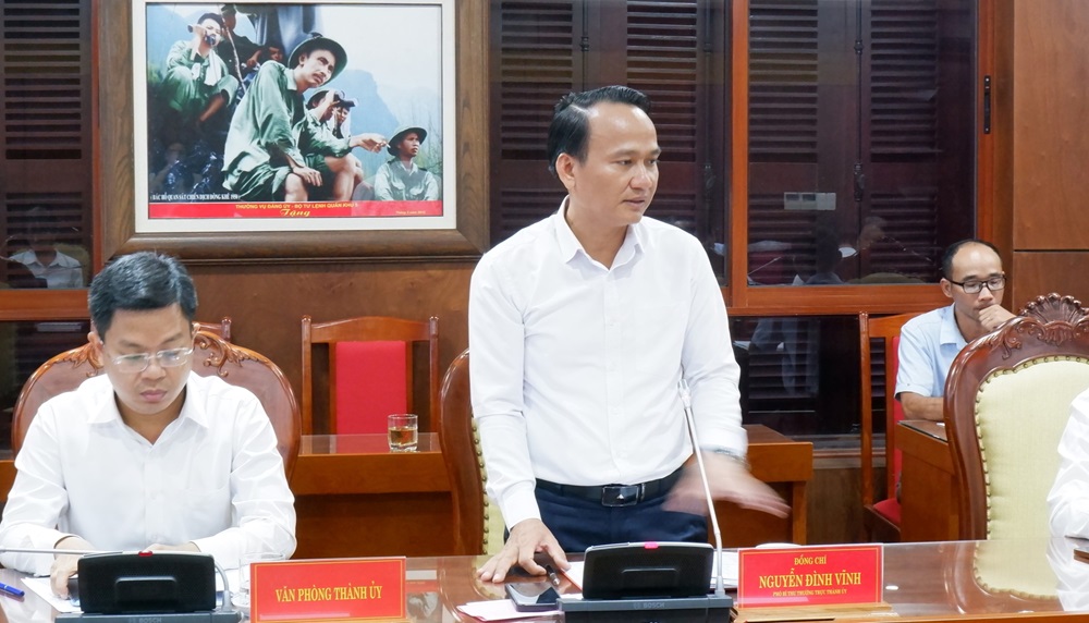 lam viec voi bao nhan dan tai da nang 1
