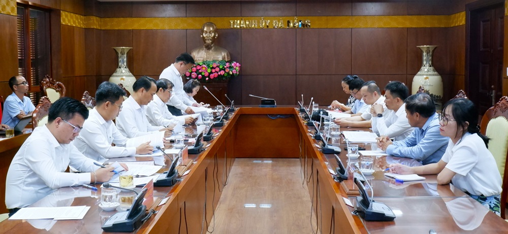 lam viec voi bao nhan dan tai da nang