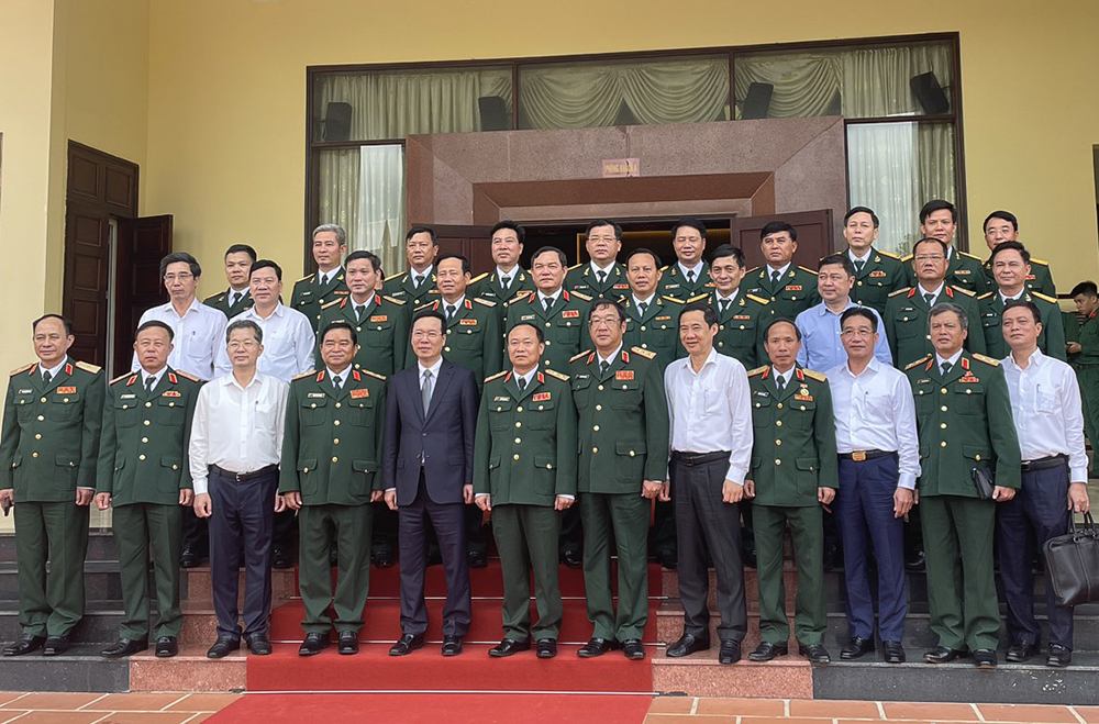 lam viec voi bo tu lenh quan khu 5 1
