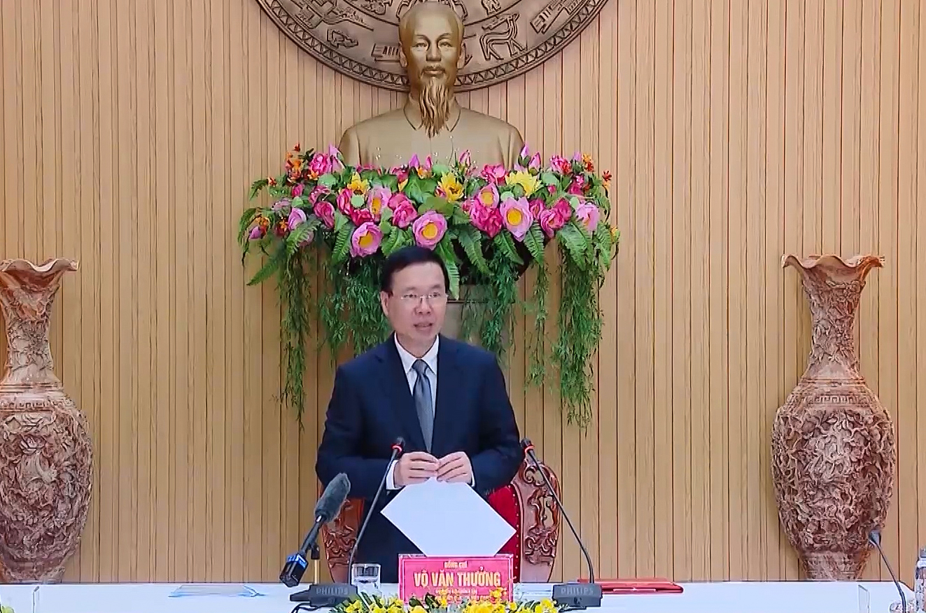 lam viec voi bo tu lenh quan khu 5