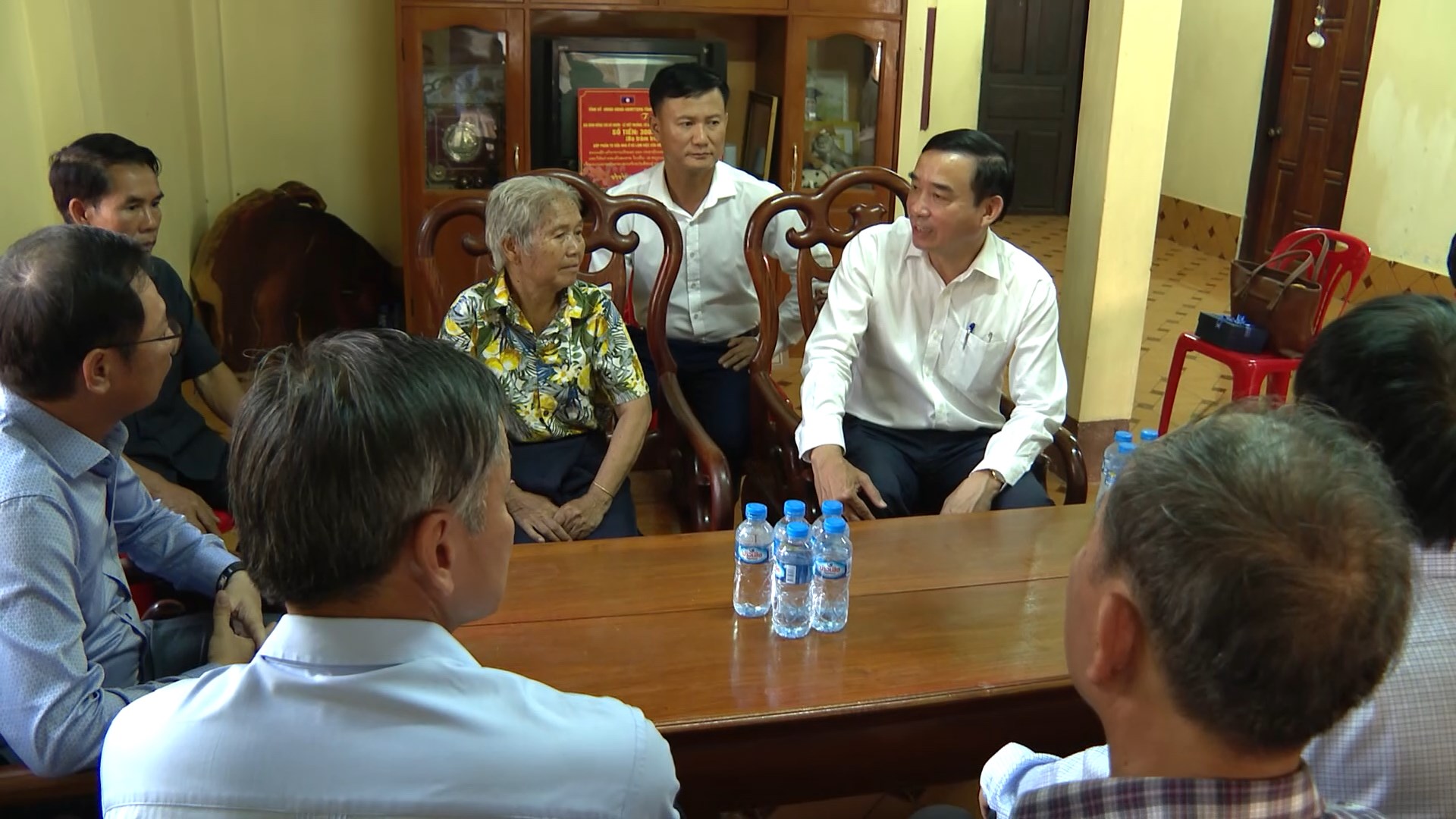 lam viec voi cac tinh nam trung lao 16