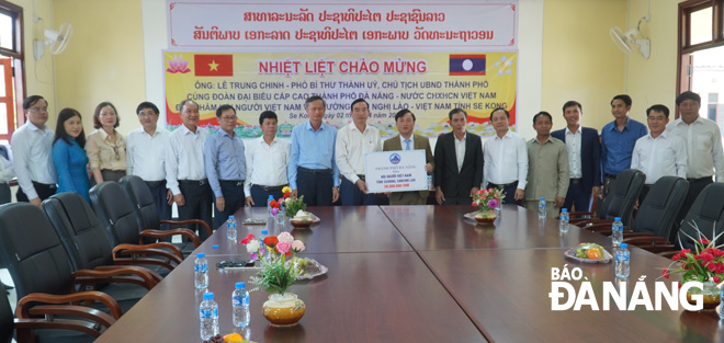 lam viec voi cac tinh nam trung lao 20