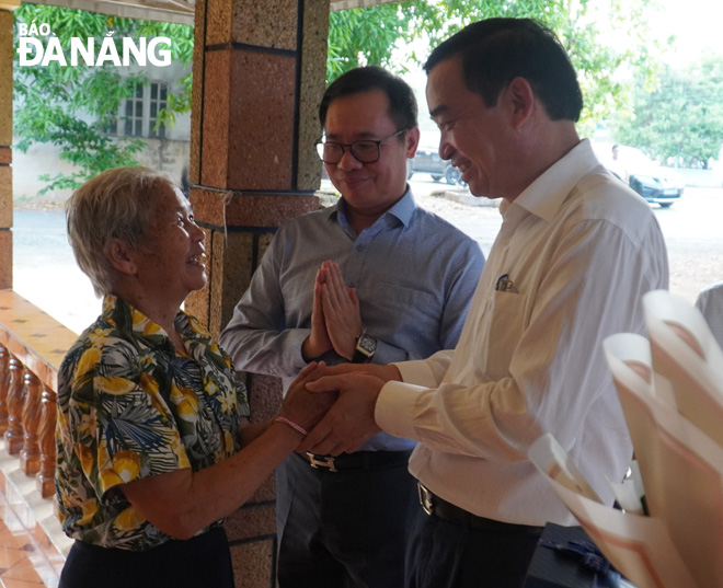 lam viec voi cac tinh nam trung lao 21