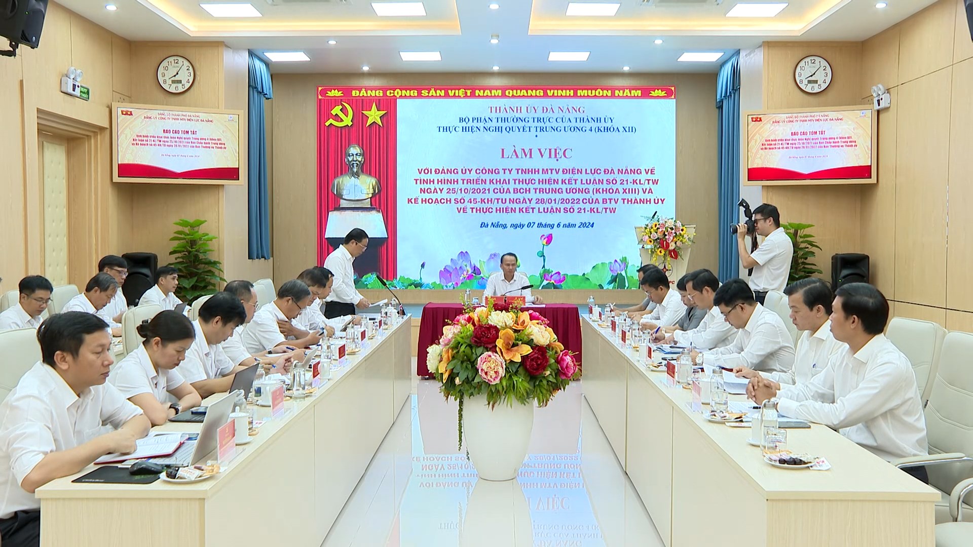 lam viec voi dien luc da nang ve nq tw4