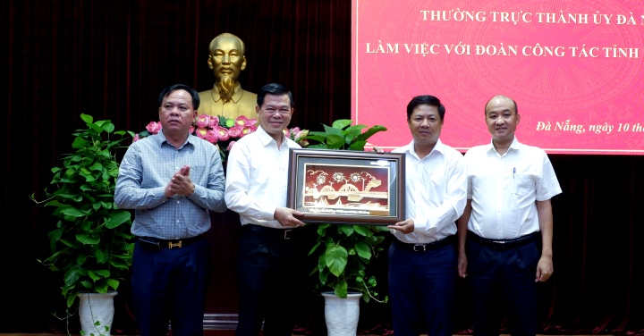 lam viec voi doan dong nai 2