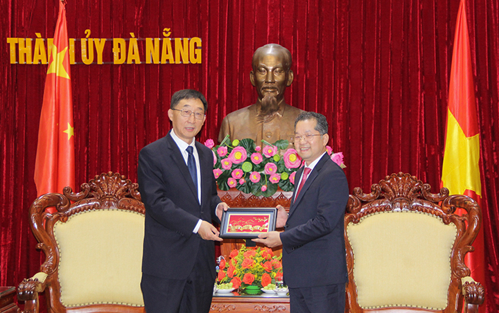 lam viec voi doan quang tay 1