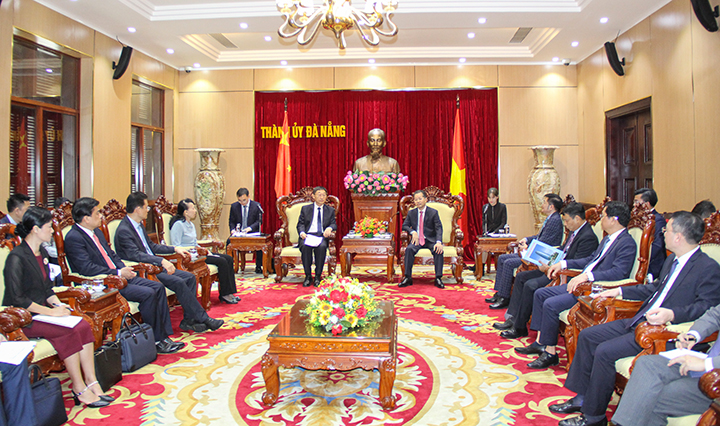 lam viec voi doan quang tay