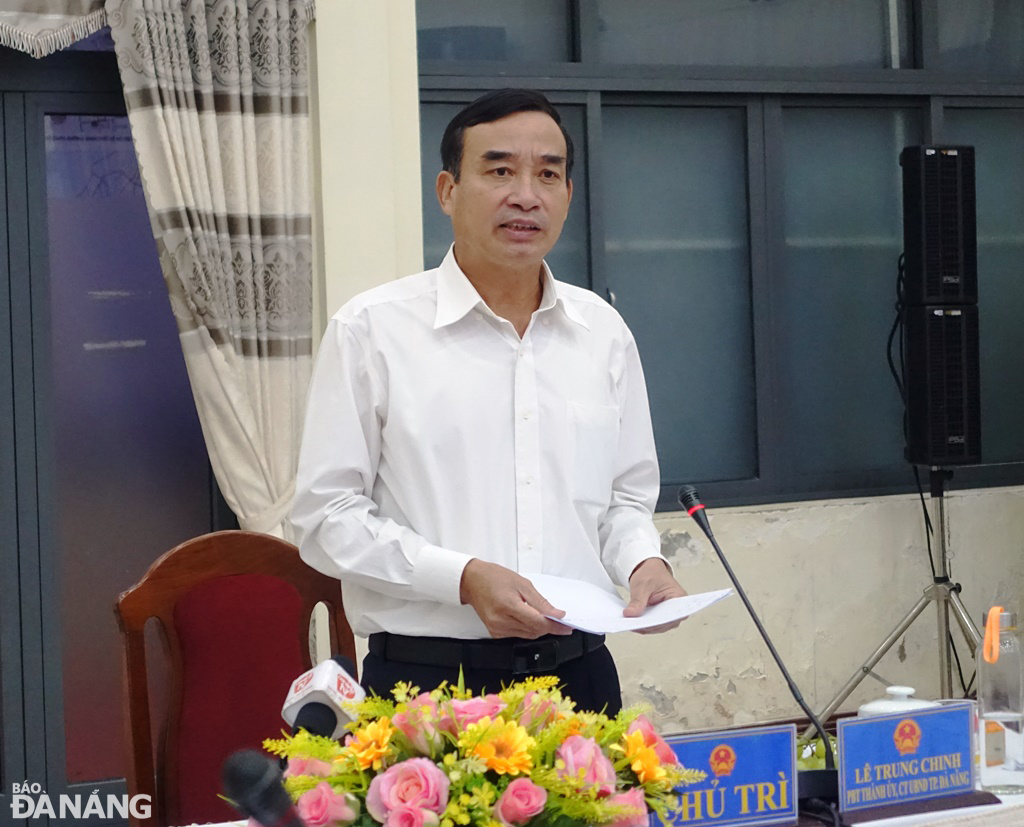 lam viec voi hai chau