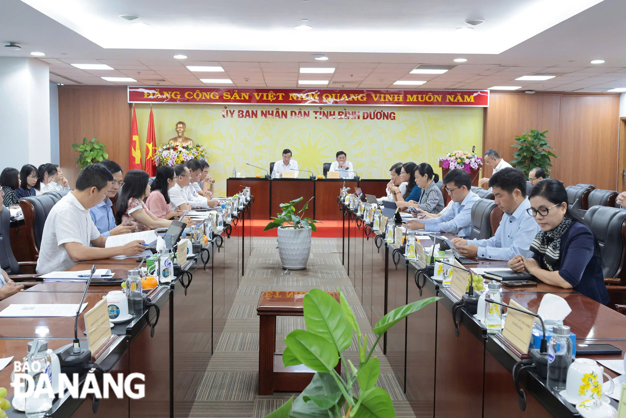 lam viec voi hcm va binh duong 1