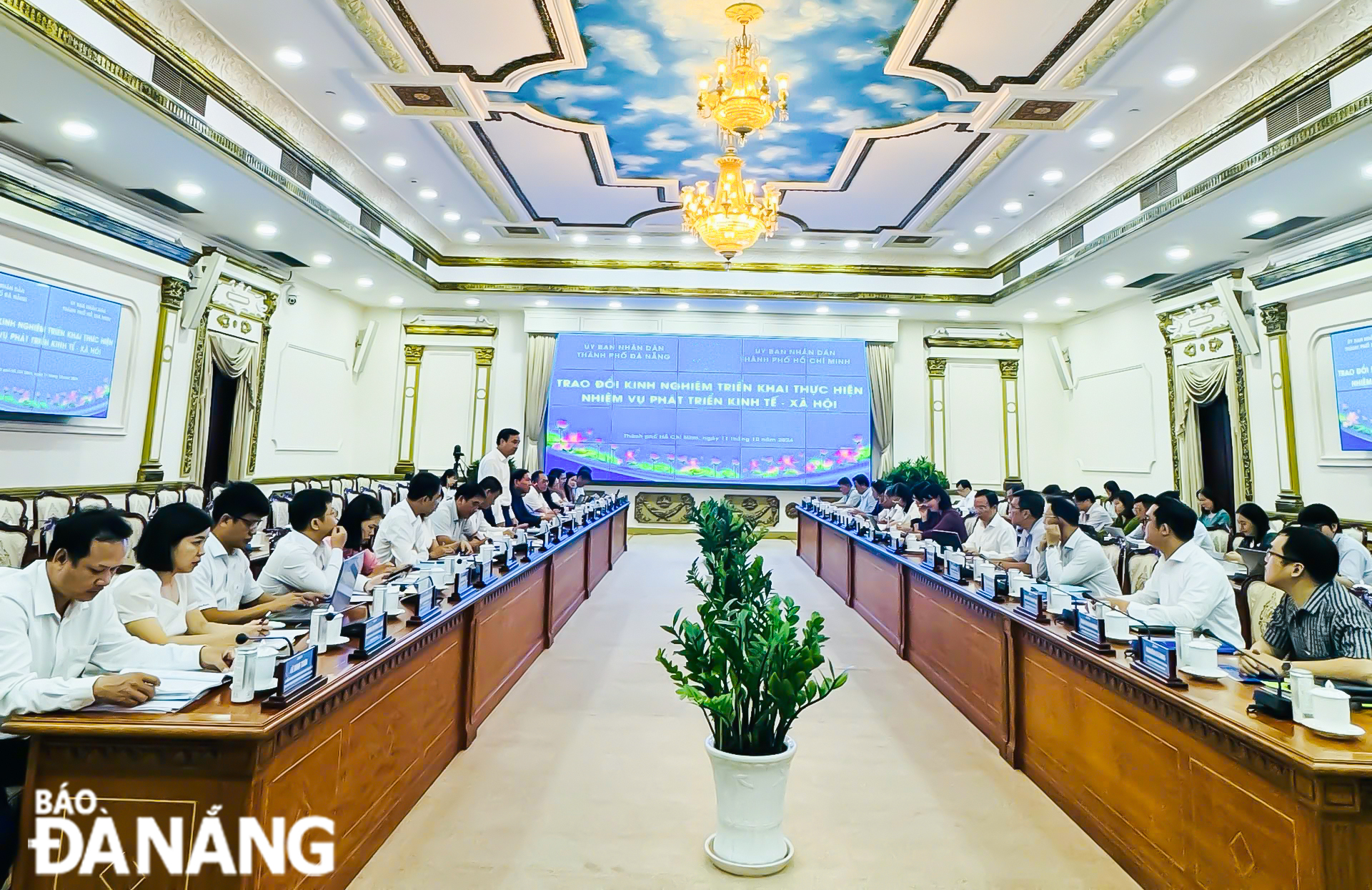 lam viec voi hcm va binh duong 2