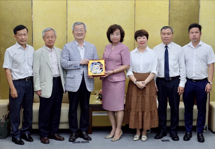 lam viec voi hoi dong quan tri to chuc medipeace