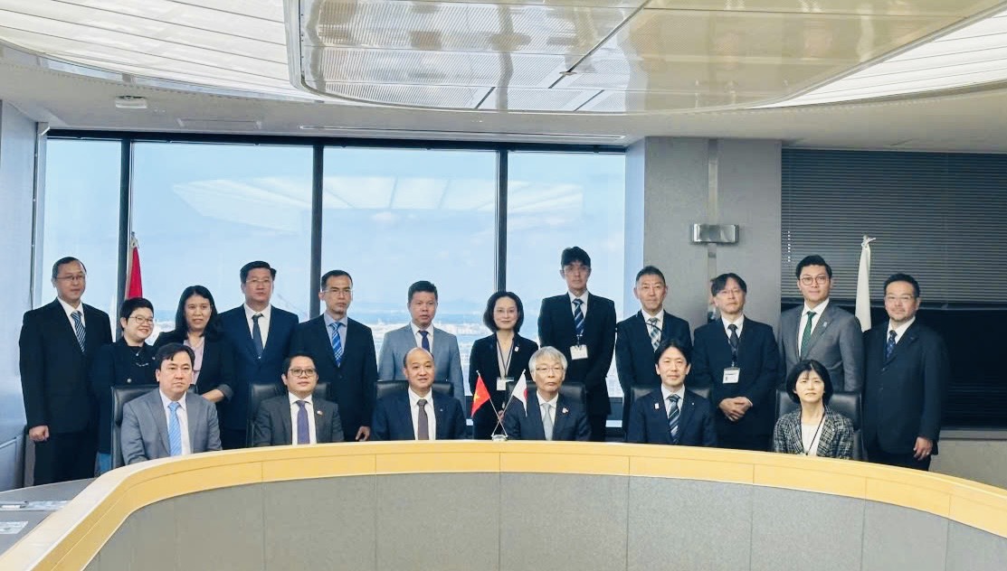 lam viec voi osaka va sakai