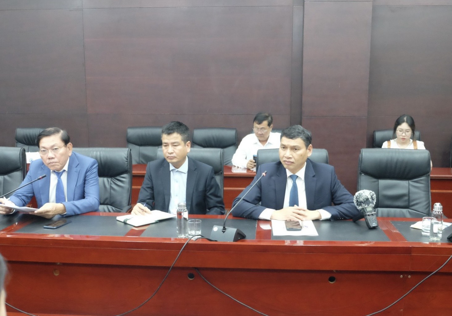 lam viec voi thecityuk 1
