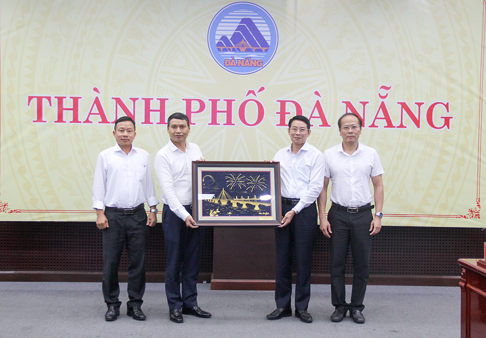lam viec voi tinh khanh hoa 3