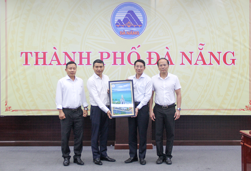 lam viec voi tinh khanh hoa 4