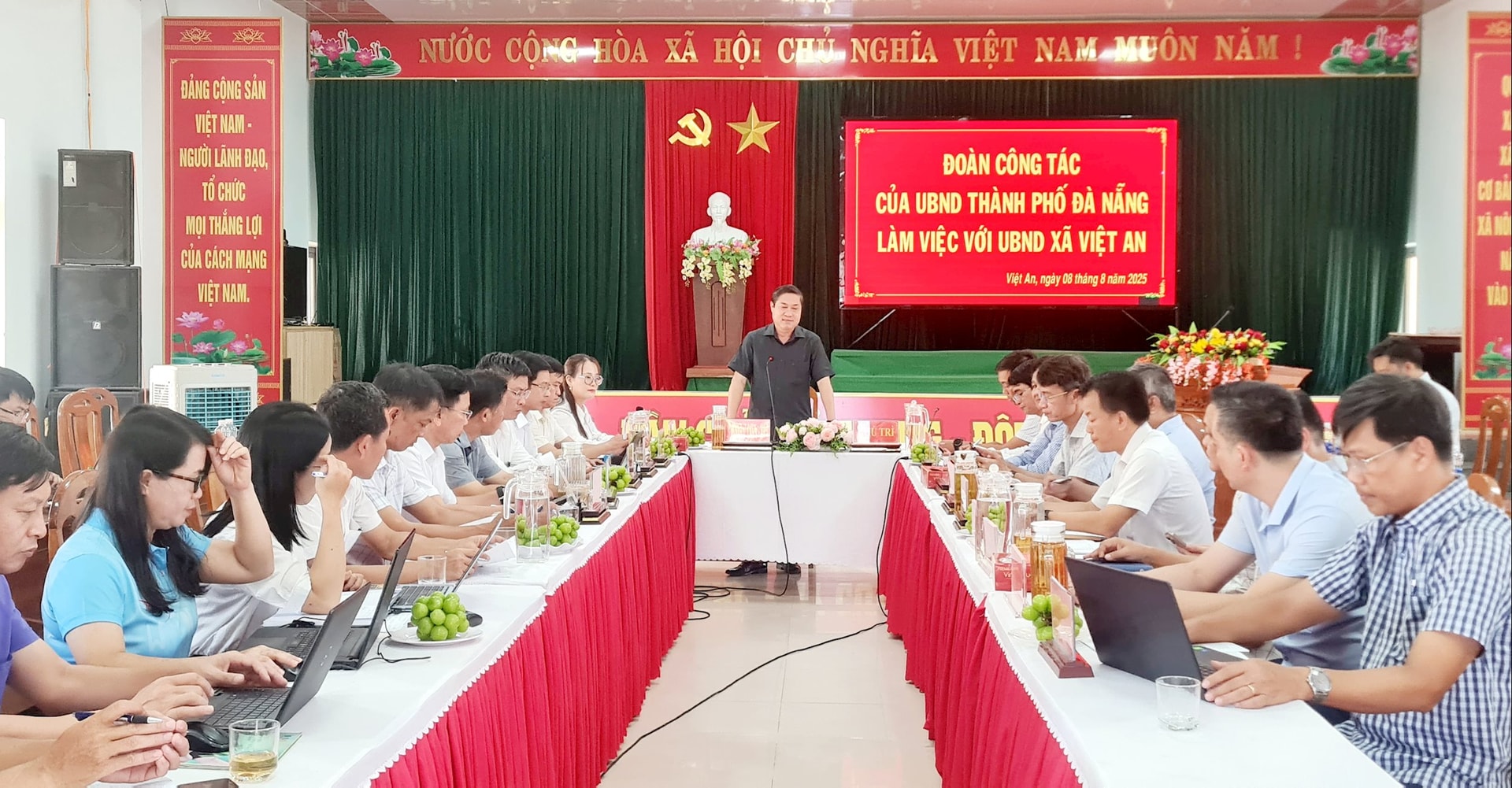 lam viec voi viet an 8 2025