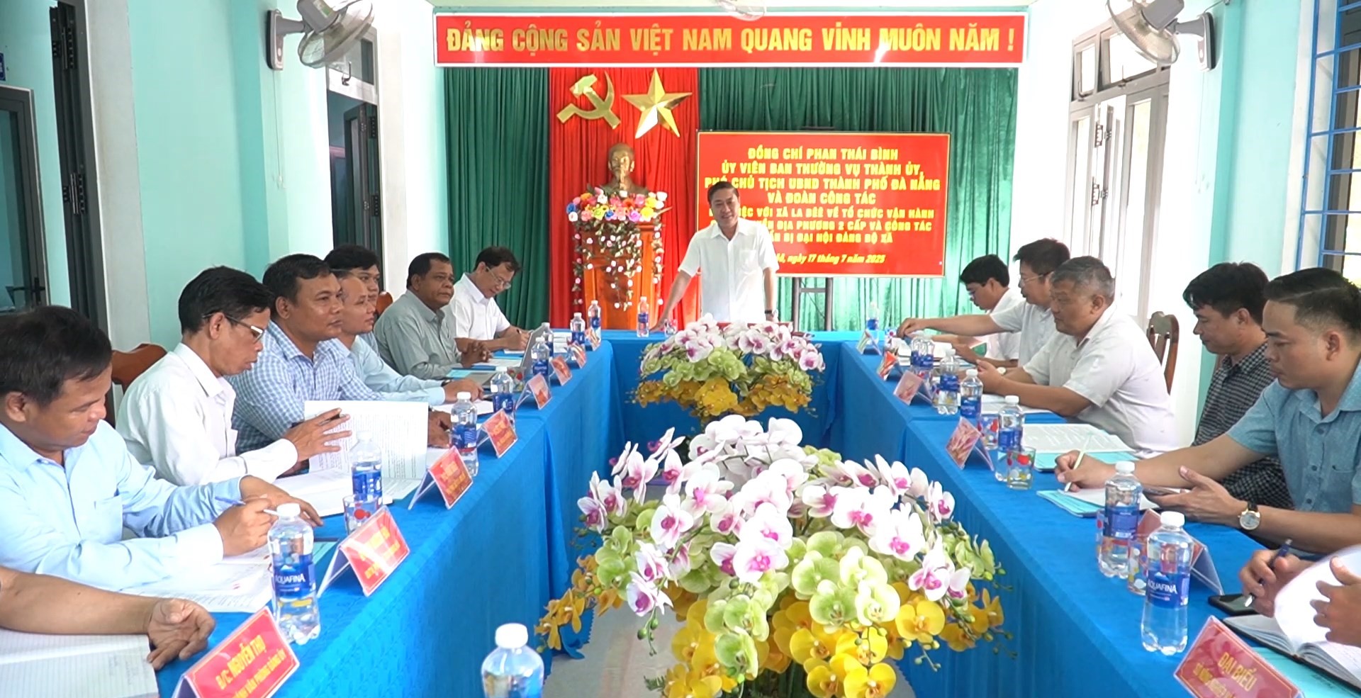 lam viec voi xa la dee 7 2025
