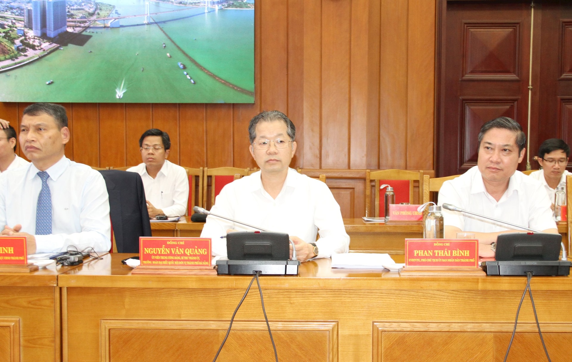 lam viec vs nhs land