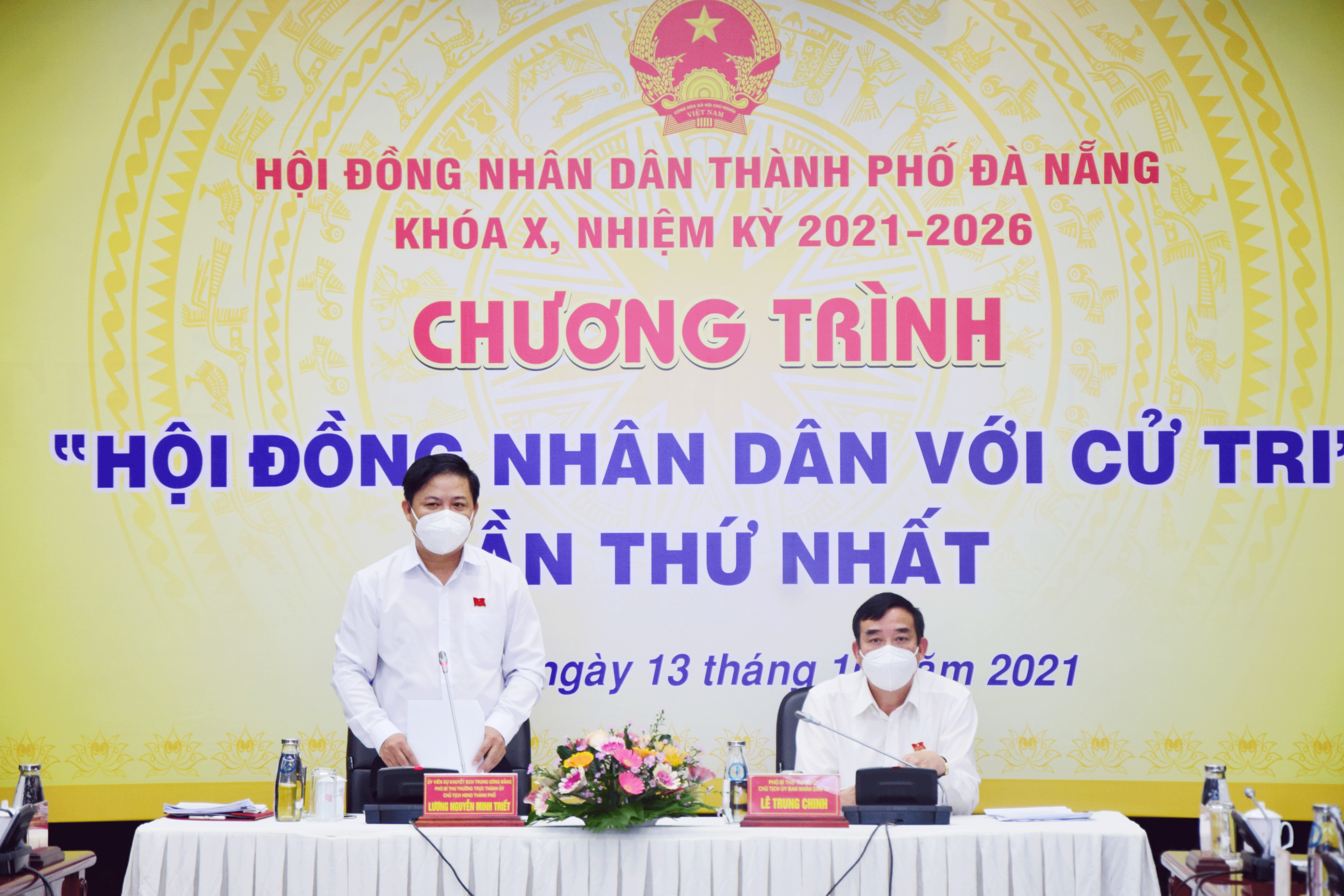 lang nghe cu tri 1