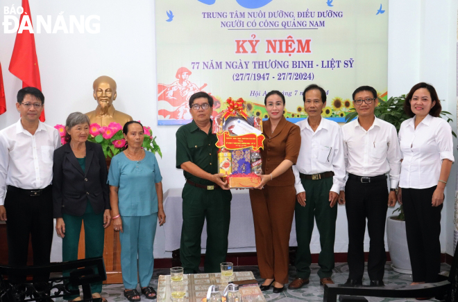 lanh dao thanh pho tham gia dinh tbls 12