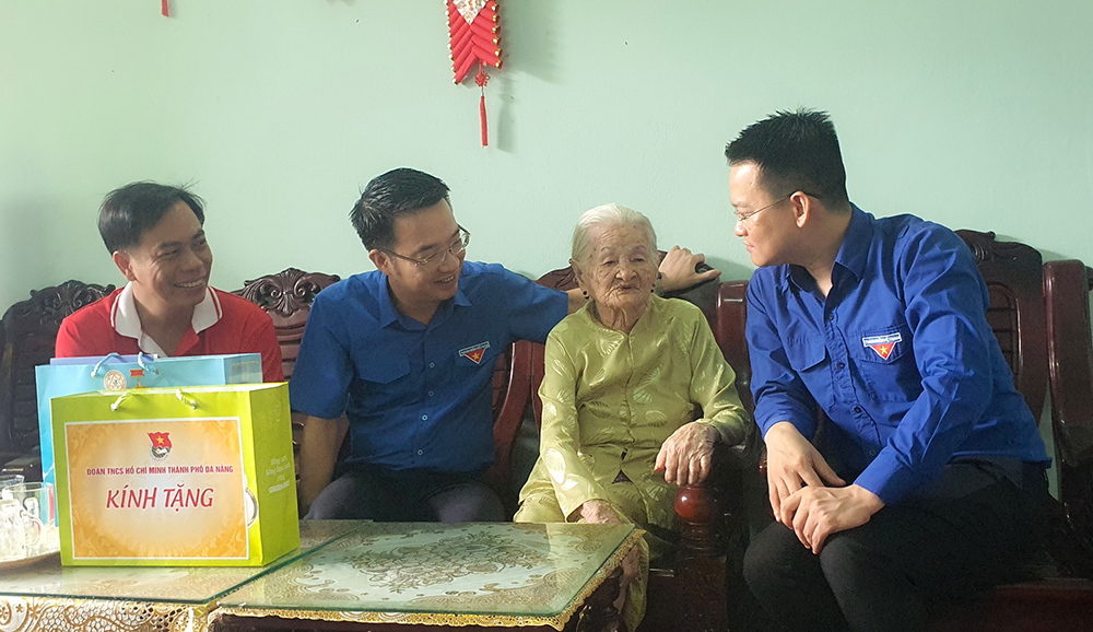 lanh dao thanh pho tham gia dinh tbls 29