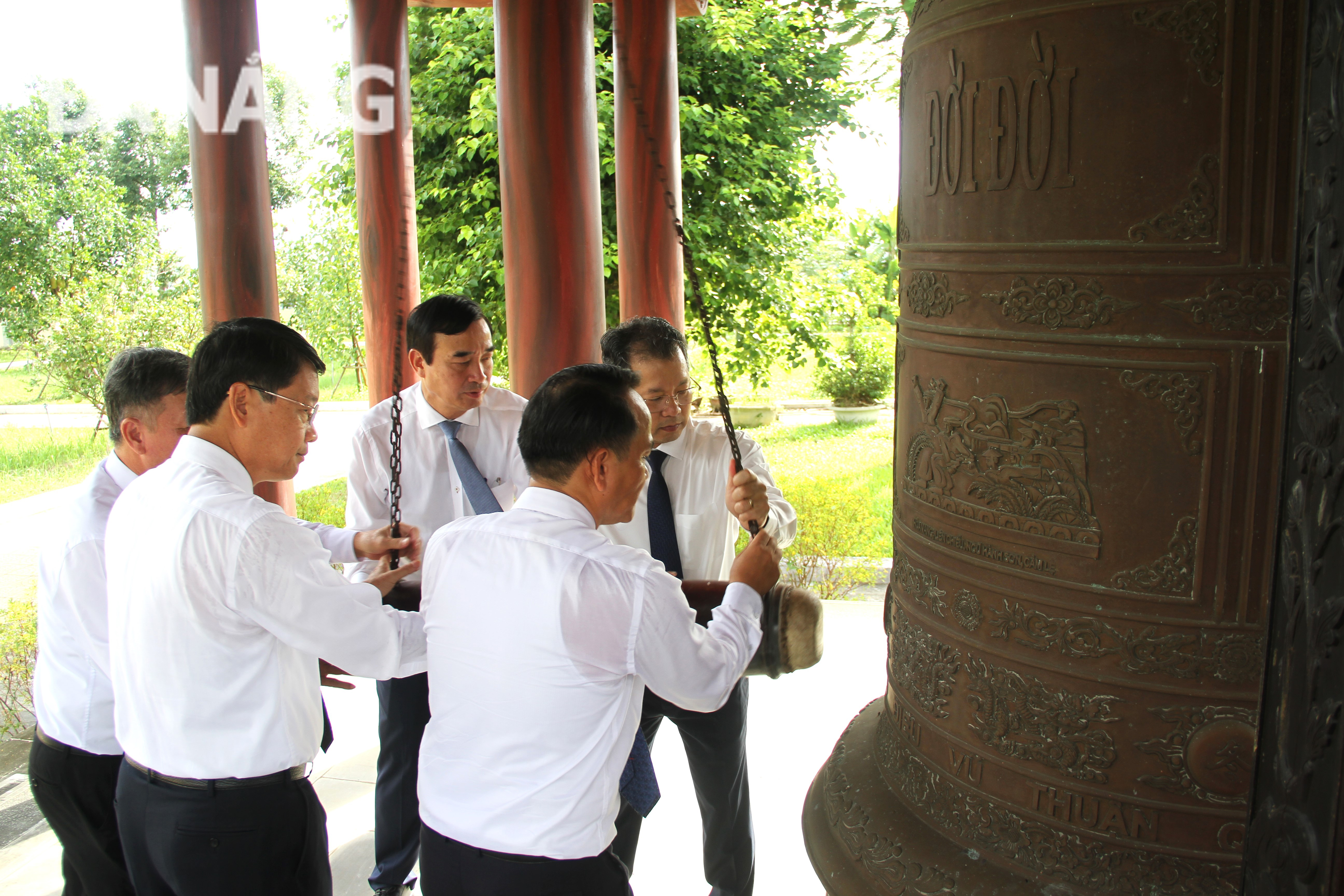 lanh dao thanh pho tham gia dinh tbls 4