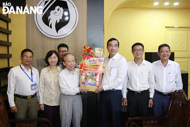 lanh dao thanh pho tham gia dinh tbls 8