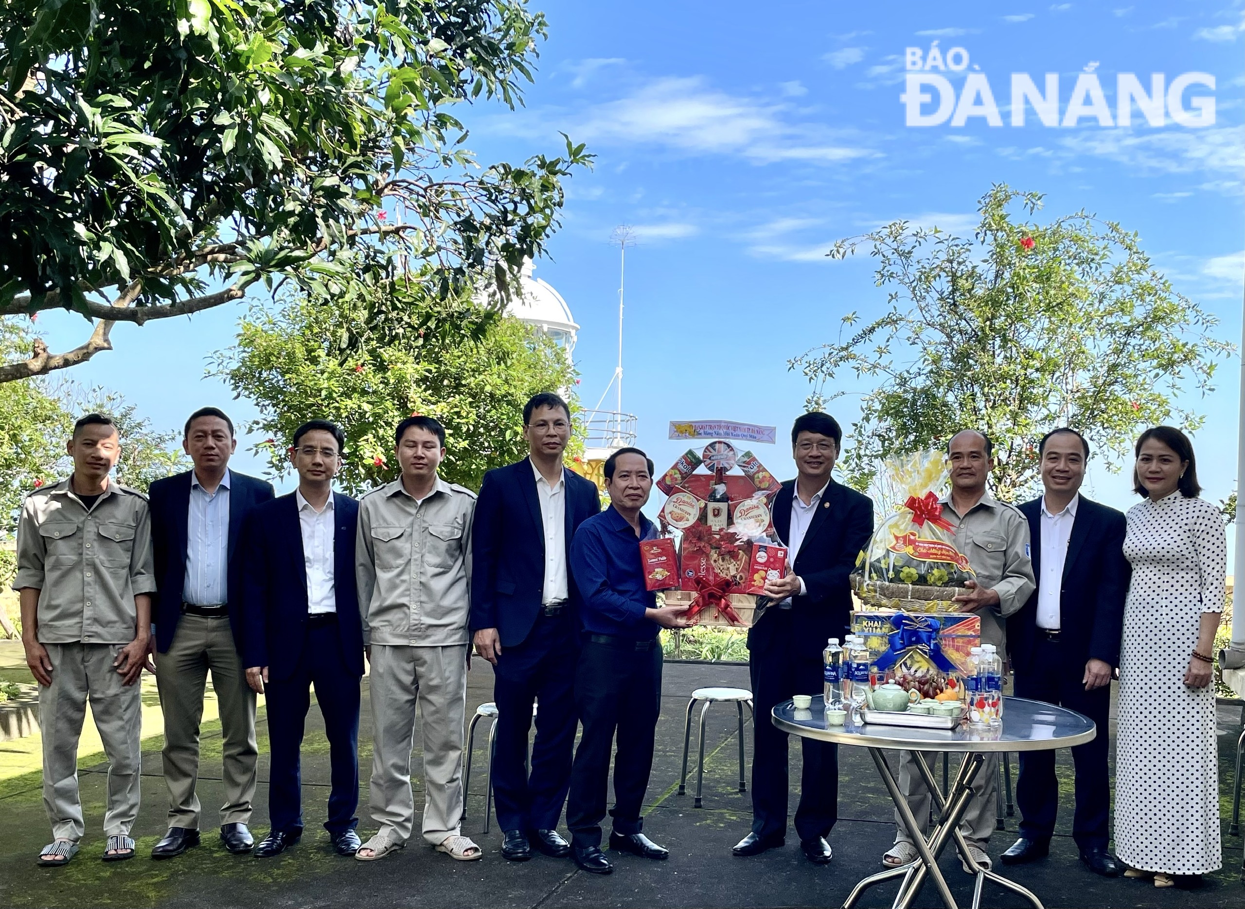 lanh dao ubmttqvn chuc tet cac don vi 1