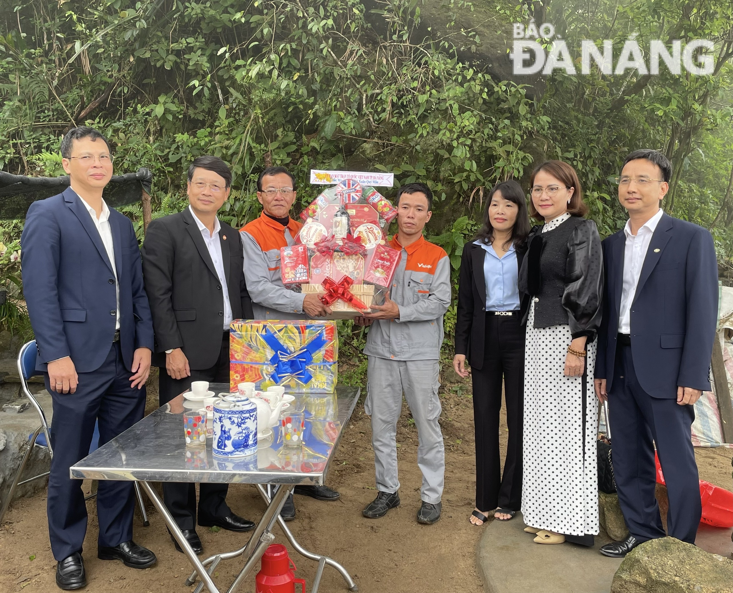 lanh dao ubmttqvn chuc tet cac don vi
