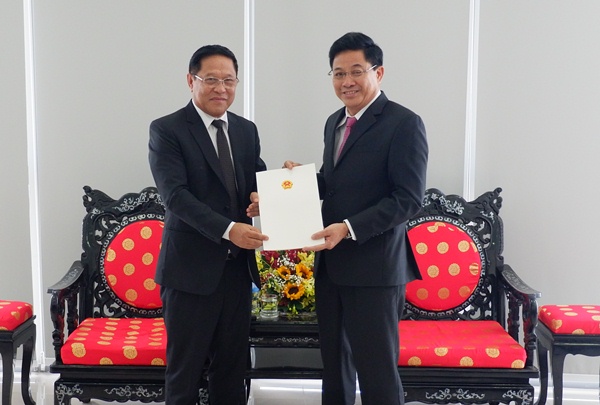 lanh su lao 4