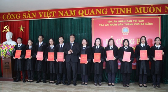 le cong bo bo nhiem tham phan 2