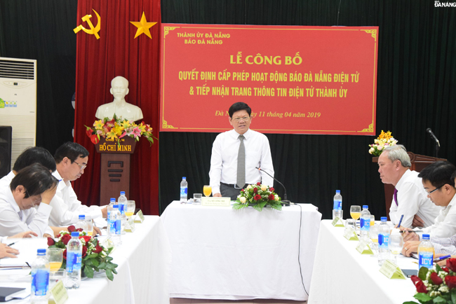 le cong bo quyet dinh cap phep hoat dong 2