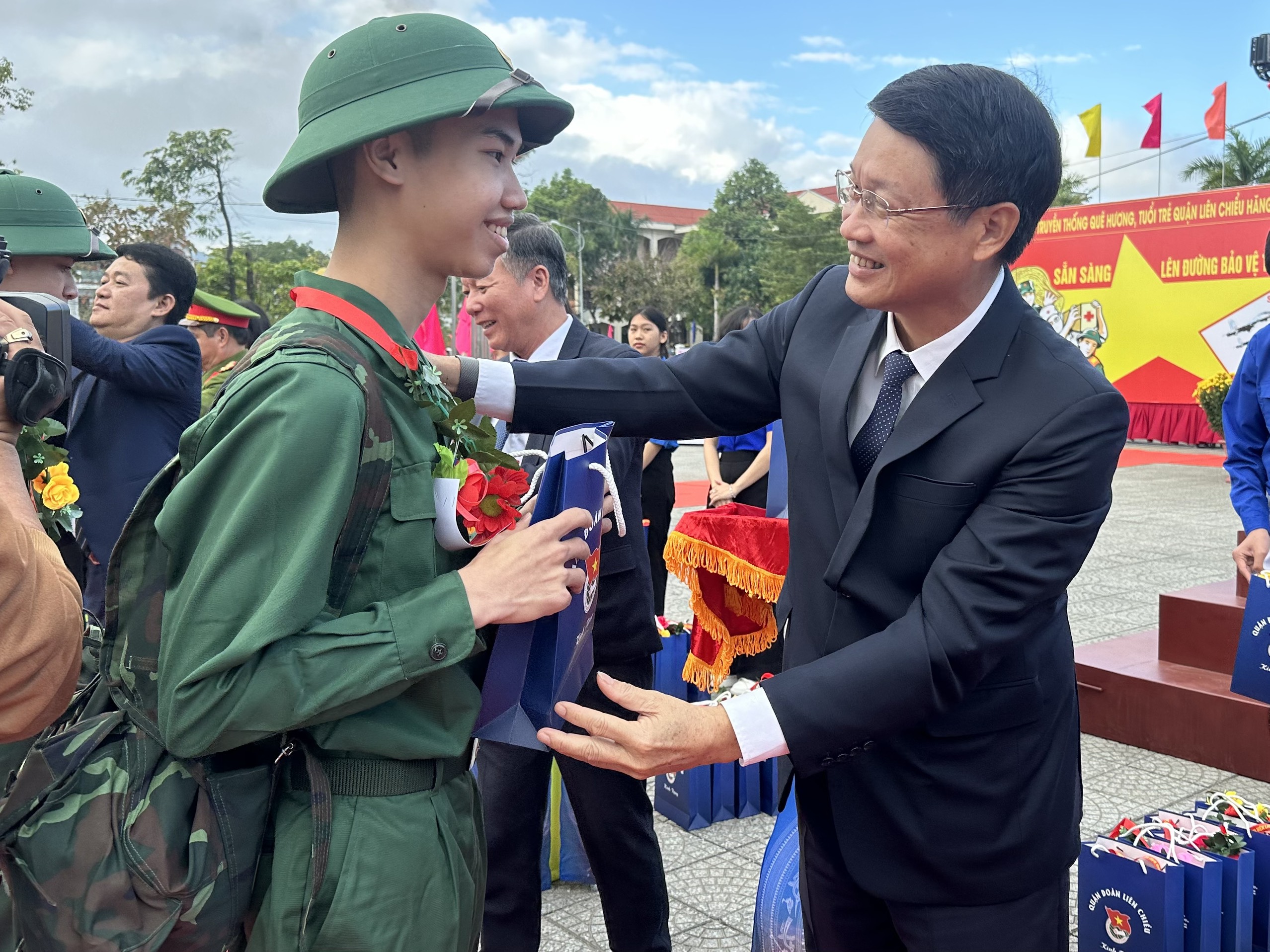 le giao nhan quan 2024 3