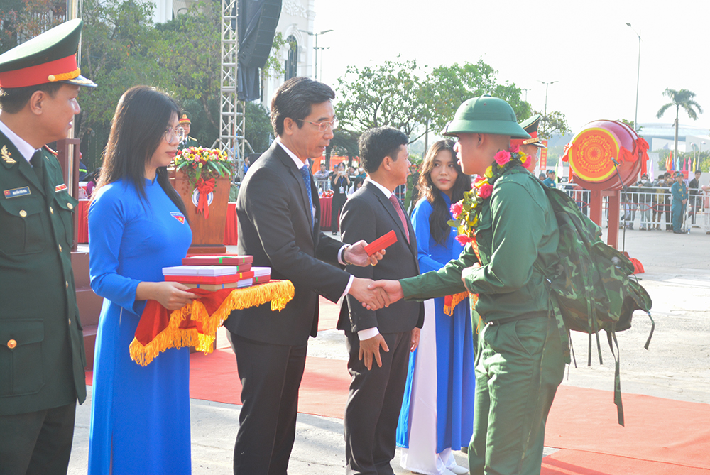 le giao nhan quan 2024 5