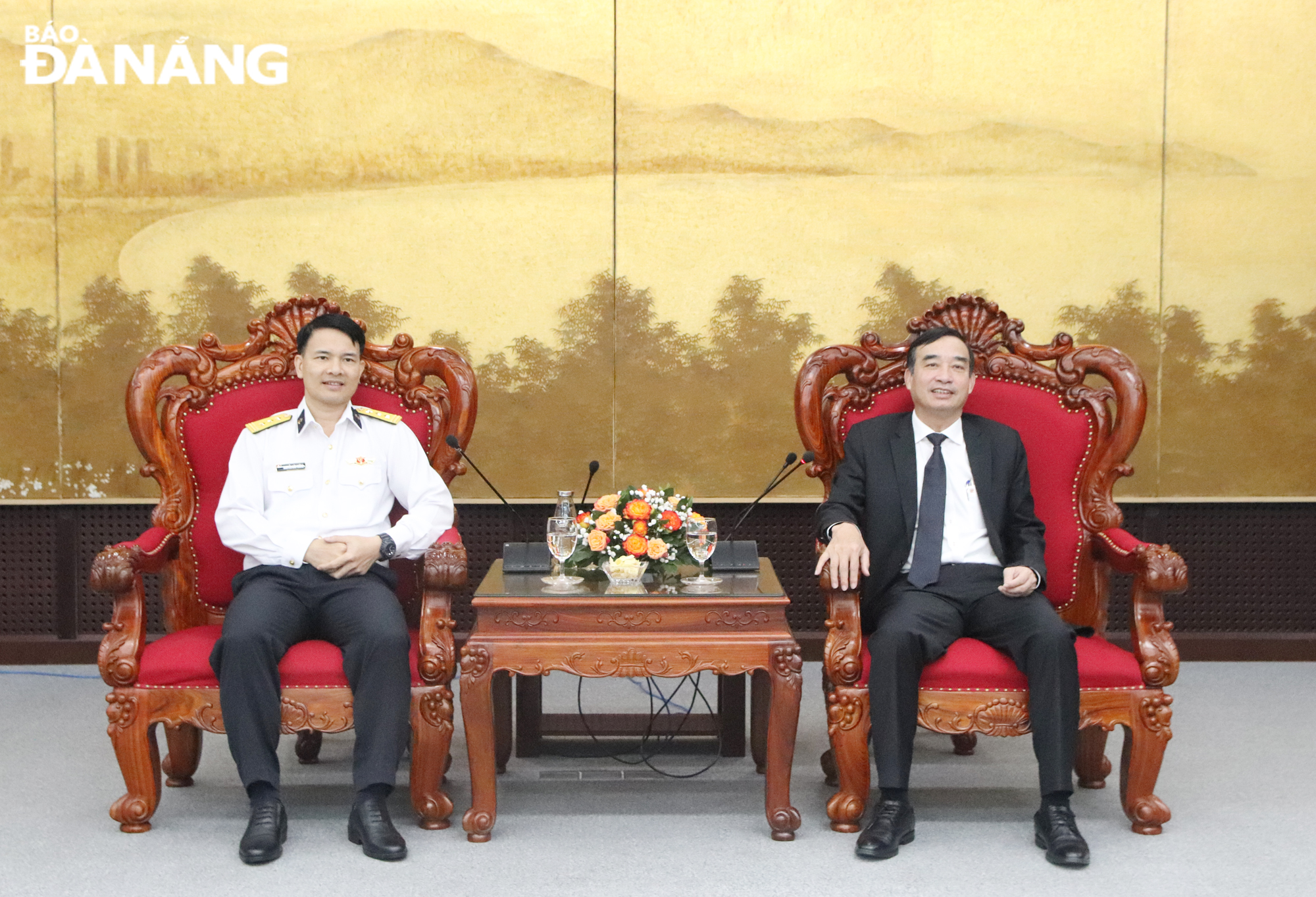 luc luong hai quan chuc tet thanh pho 2