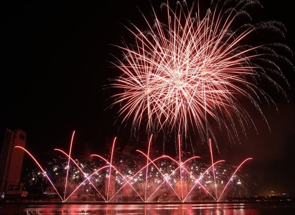 m c3 a0n tr c3 acnh di e1 bb 85n c e1 bb a7a c4 91 e1 bb 99i ph c3 a1o hoa joho pyro professional fireworks ab ph e1 ba a7n lan 1