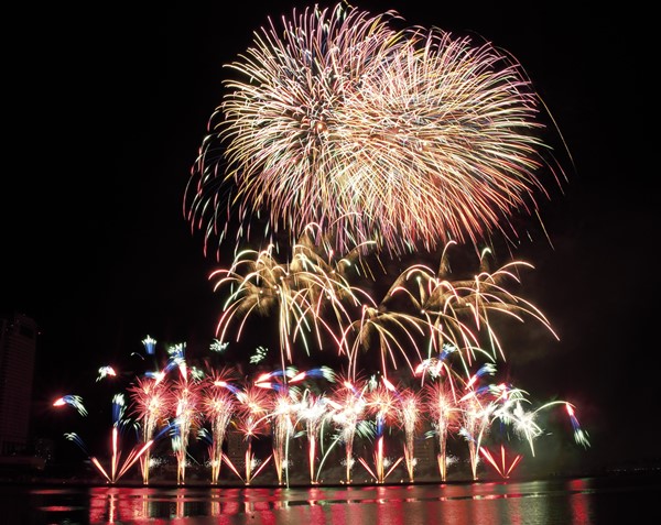 m c3 a0n tr c3 acnh di e1 bb 85n c e1 bb a7a c4 91 e1 bb 99i ph c3 a1o hoa joho pyro professional fireworks ab ph e1 ba a7n lan 2