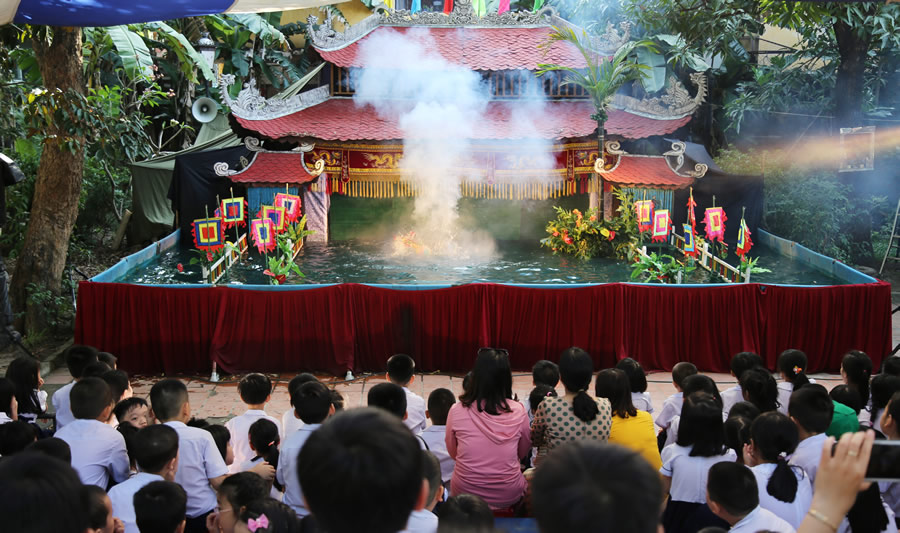 mua roi nuoc o dinh lang hai chau