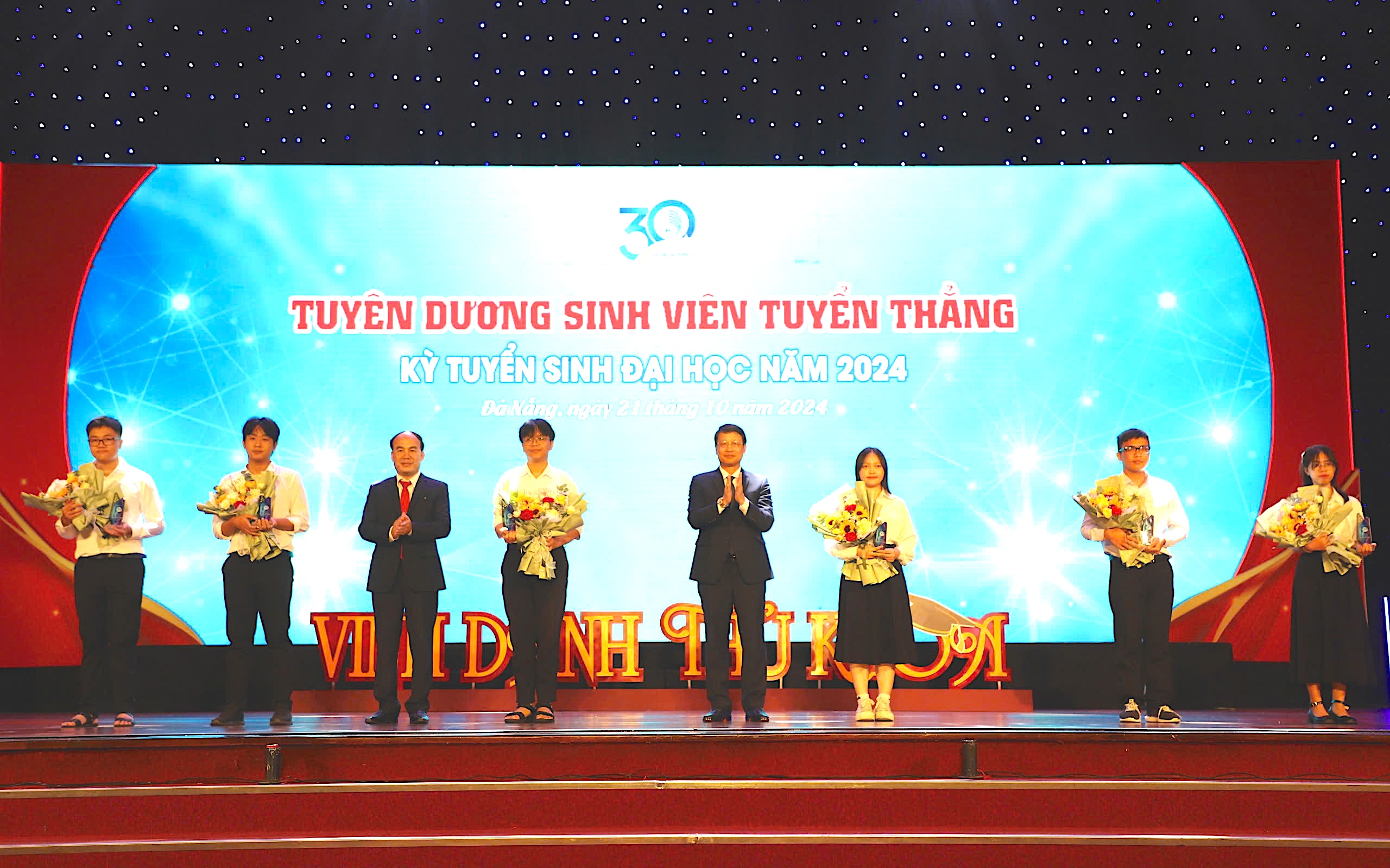 nang buoc sinh vien 2024 2