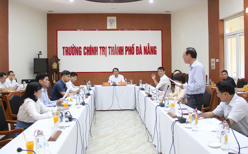 nang cap truong chinh tri tp 1