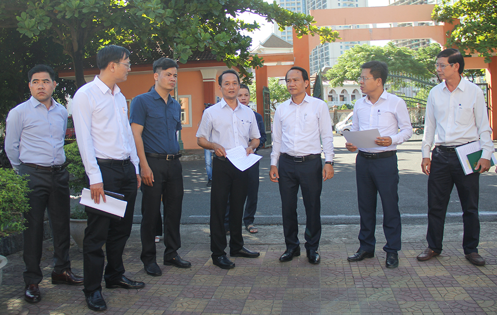 nang cap truong chinh tri tp