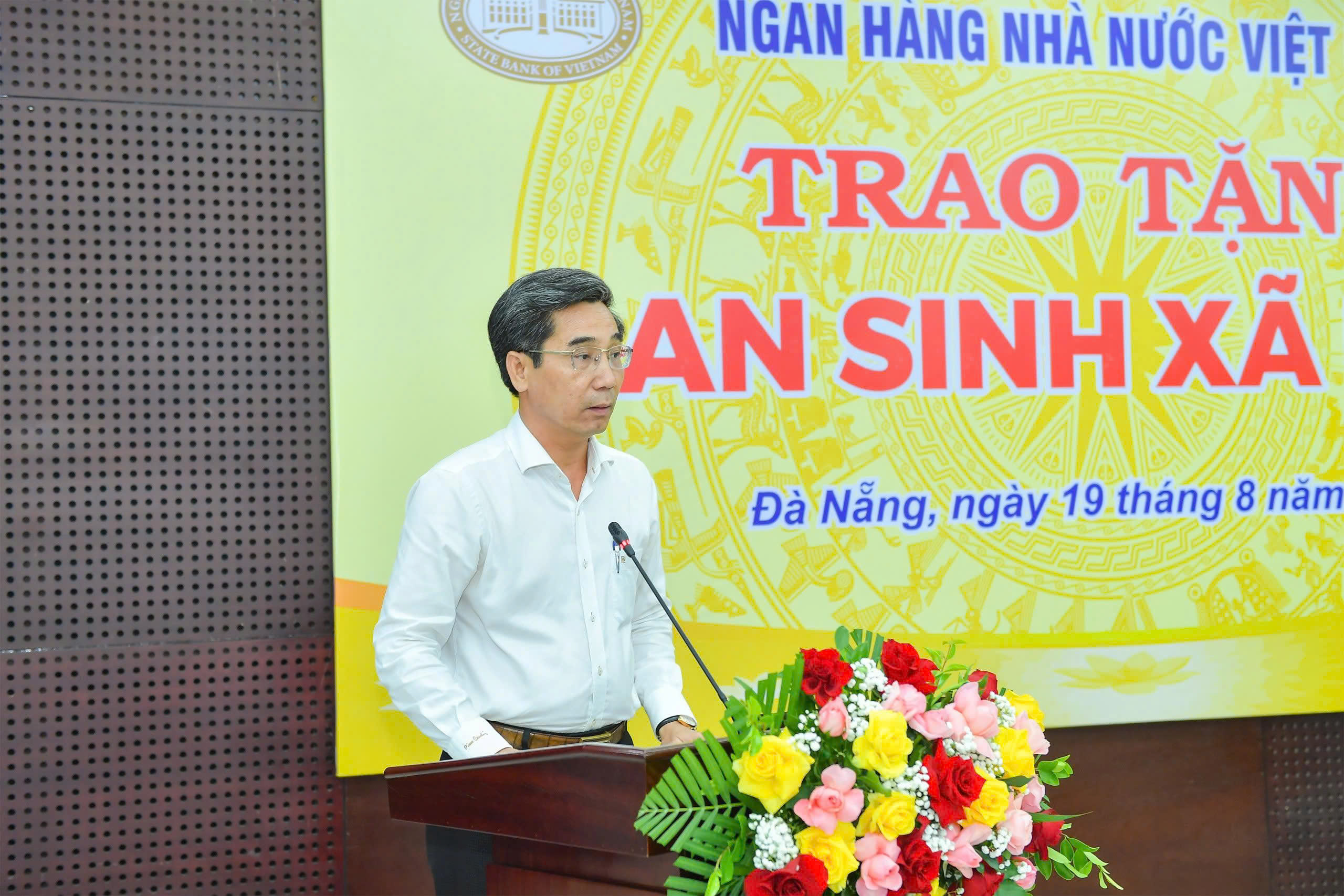ngan hang nha nuoc trao 10 ty cho dn 2c qn 2c hue 2